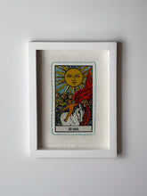 Cargar imagen en el visor de la galería, Cuadro Tarot Bordado - El Sol
