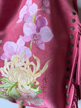Cargar imagen en el visor de la galería, Cartera Rosa Floral
