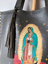 Cargar imagen en el visor de la galería, Cartera de Cuero Virgen de Guadalupe
