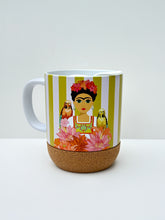 Cargar imagen en el visor de la galería, Taza Frida Verde - Tapa y apoyo antideslizante
