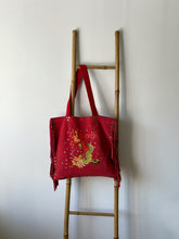 Cargar imagen en el visor de la galería, Cartera bota de Frida
