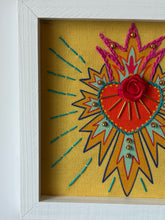 Cargar imagen en el visor de la galería, Milagrito Mexicano Bordado - Corazón expansivo
