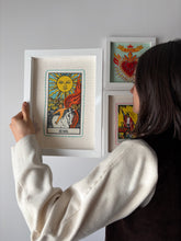Cargar imagen en el visor de la galería, Cuadro Tarot Bordado - El Mago
