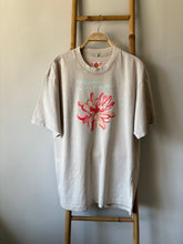 Cargar imagen en el visor de la galería, Remera Oversize - Flor
