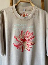 Cargar imagen en el visor de la galería, Remera Oversize - Flor
