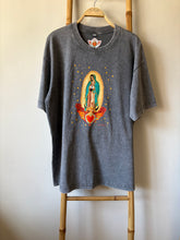 Cargar imagen en el visor de la galería, Remera Oversize - Flor
