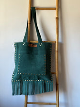 Cargar imagen en el visor de la galería, Cartera de Cuero Verde - Dragón
