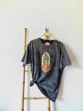Cargar imagen en el visor de la galería, Remera Virgen de Guadalupe
