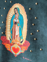 Cargar imagen en el visor de la galería, Chaleco de cuero Verde - Virgen de Guadalupe
