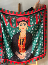 Cargar imagen en el visor de la galería, Pañuelo de Seda - Frida Vogue
